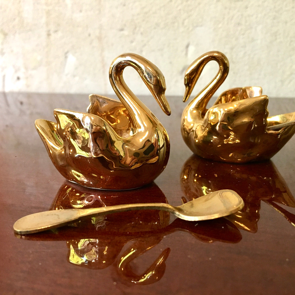 Salière et poivrier cygnes en porcelaine doré