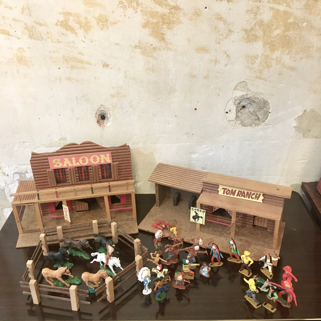 Ensemble Saloon et ranch en bois