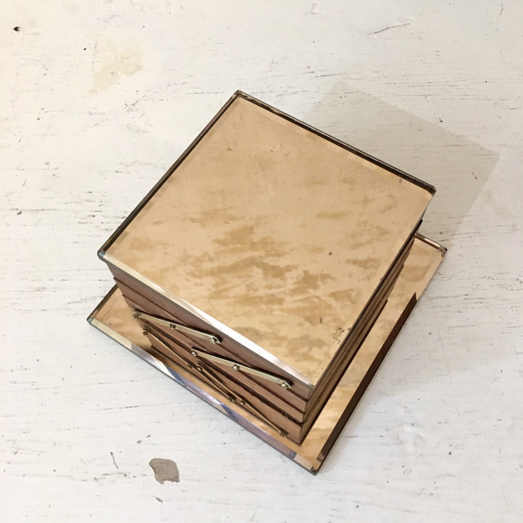 Distributeur à cigarettes miroir rose