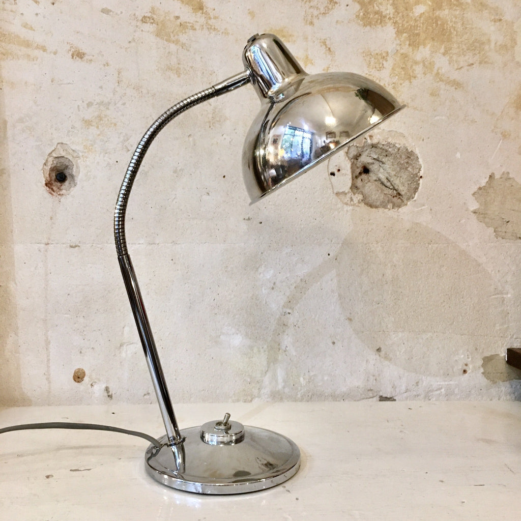 Lampe de bureau chromée et articulée