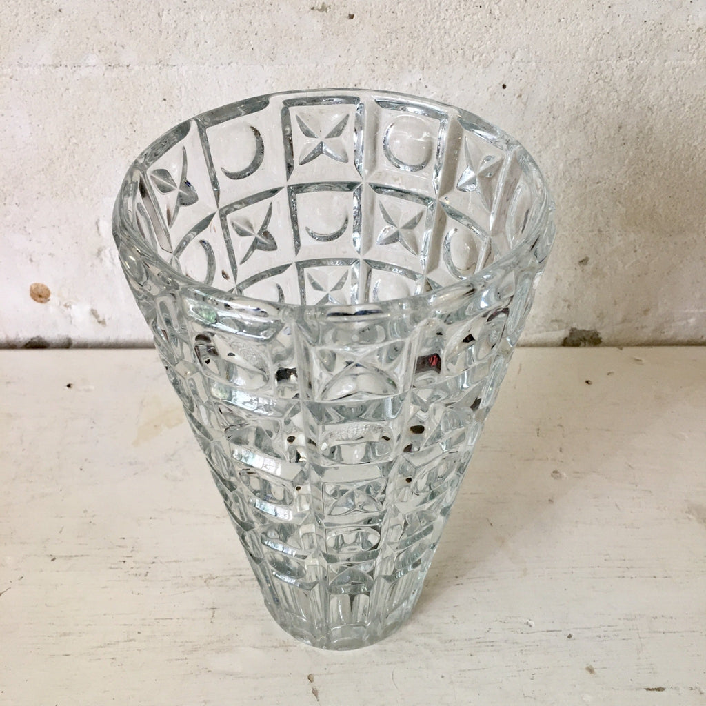 Grand vase en verre moulé - Tchéquoslovaquie