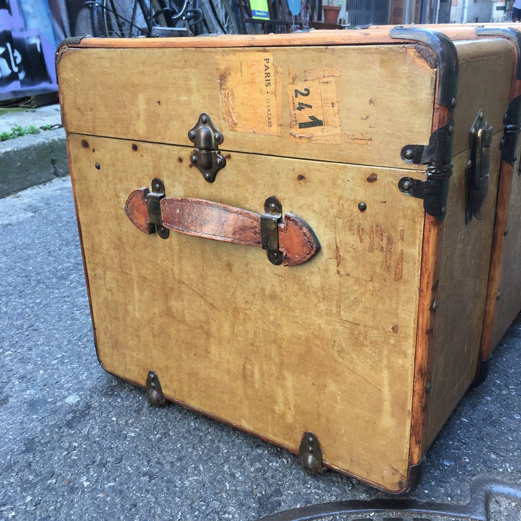 Grande malle de voyage ancienne