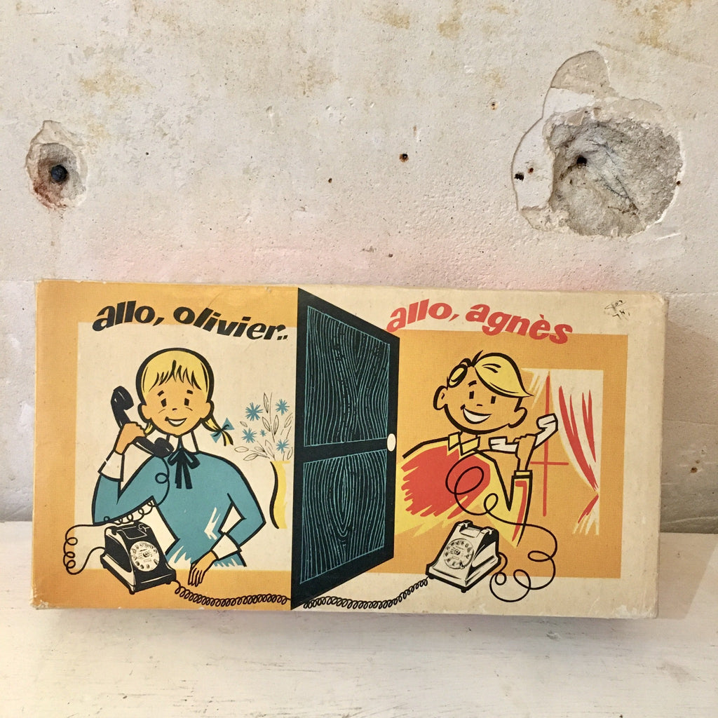 Jeu de téléphones électriques