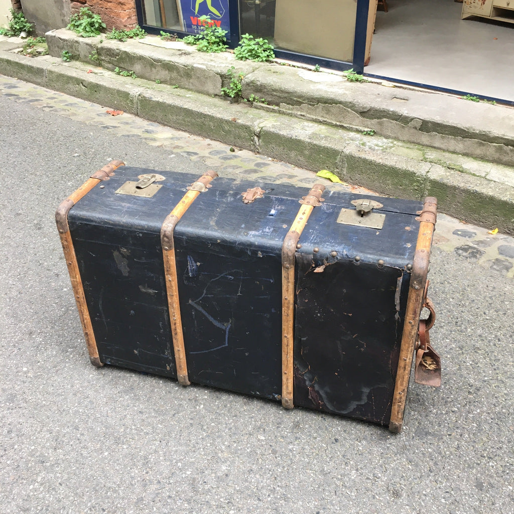 Grosse malle en bois noire