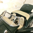 Voiture miniature 1/18ème Jaguar verte E 1961