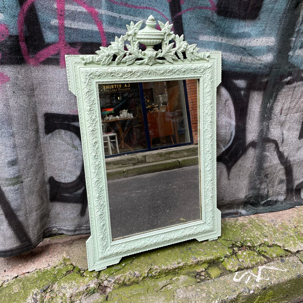 Miroir style Louis XV repeint vert menthe