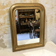 Petit miroir ancien rectangulaire haut arrondi en bois doré