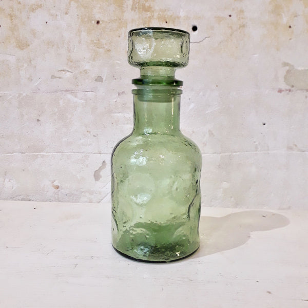 Carafe en verre vert avec bouchon d'origine - années 70