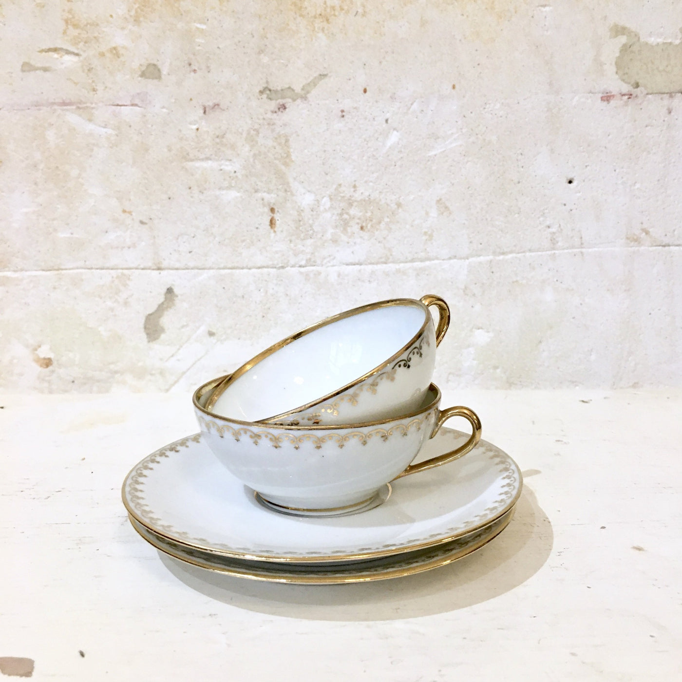 Tasses et sous-tasses porcelaine de Limoges blanc et doré - lot de 2