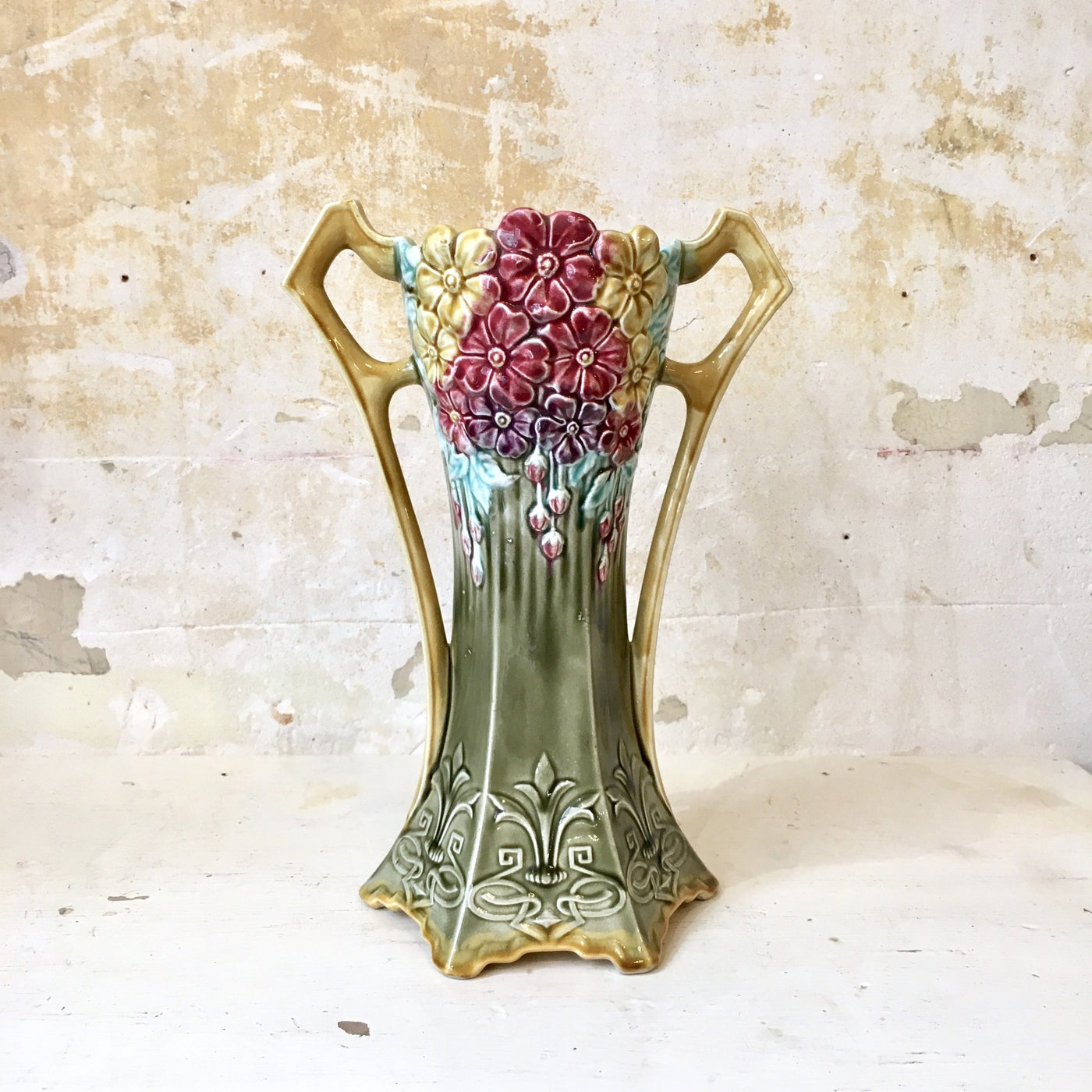 Vase en barbotine de la faïencerie d'Onnaing 785