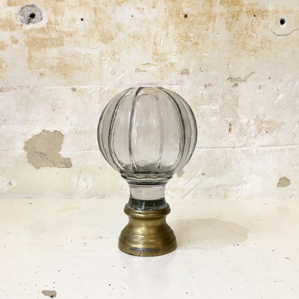 Boule d'escalier en cristal et laiton fin XIXème