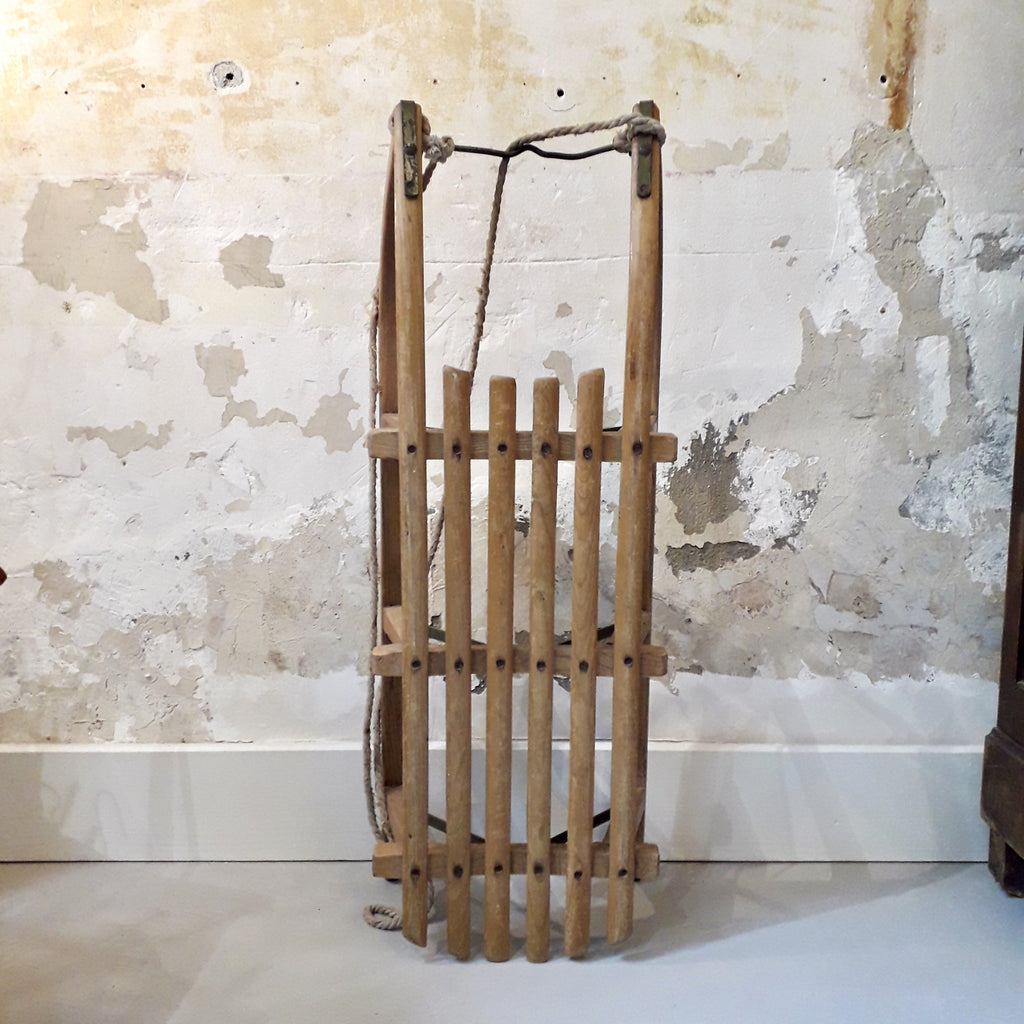 Ancienne luge en bois