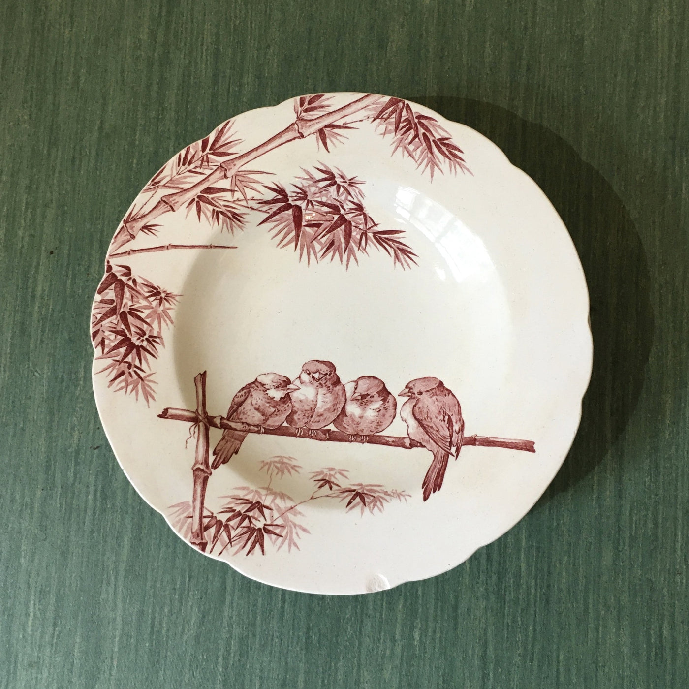 Assiette creuse modèle Oiseaux rose de Longwy