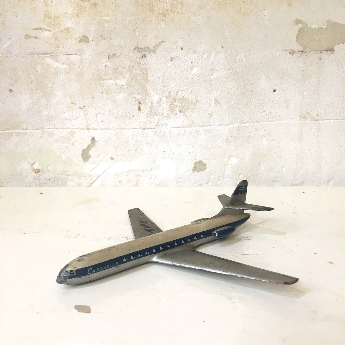 Avion miniature Caravelle en métal peint – Brocante La Vitrine