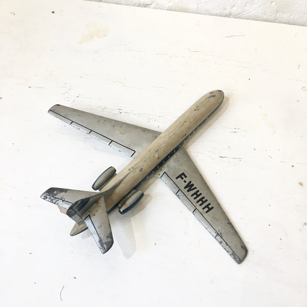 Avion miniature Caravelle en métal peint