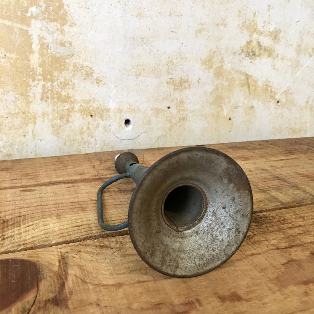 Ancien clairon pour enfant en fer