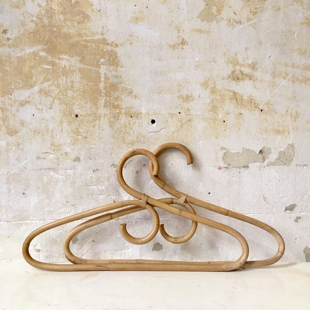 Cintre en rotin naturel années 1970