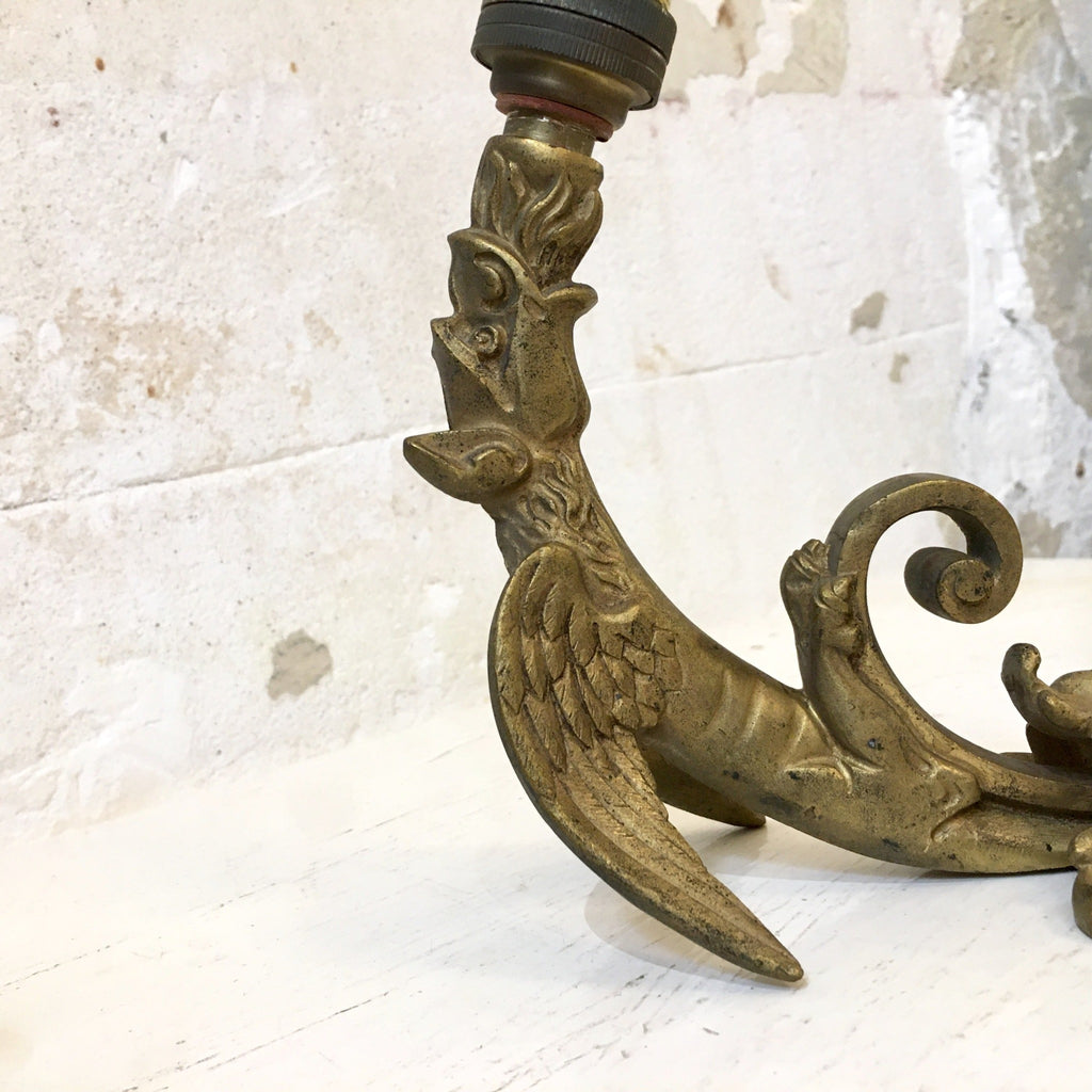 Applique en bronze dragon , abat-jour en rose pâte de verre