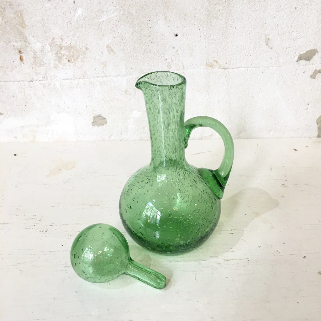Huilier ou vinaigrier vert en verre de Biot