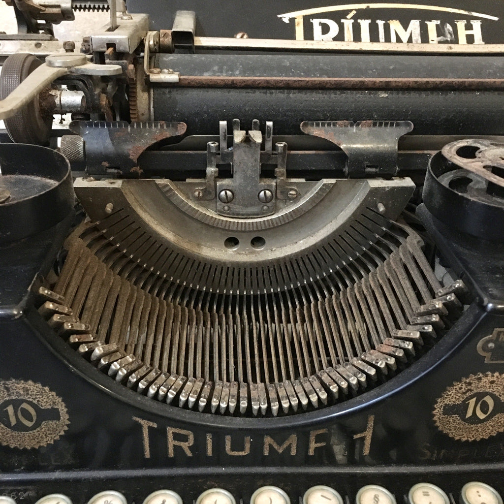 Machine à écrire Triumph 1920 début XXe