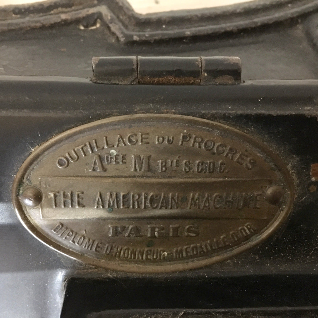 Machine à coudre à manivelle XIXème Howe Maquaire Singer