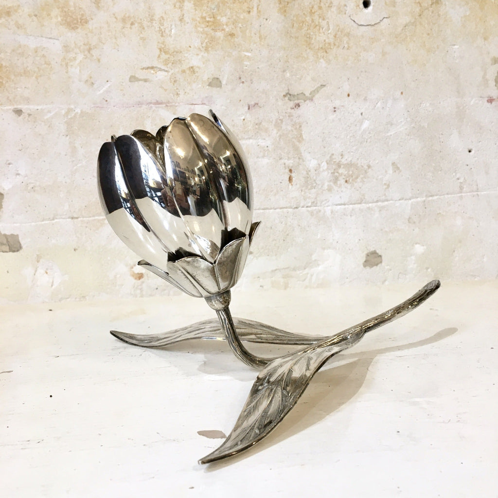 Cendrier fleur en métal argenté années 1960