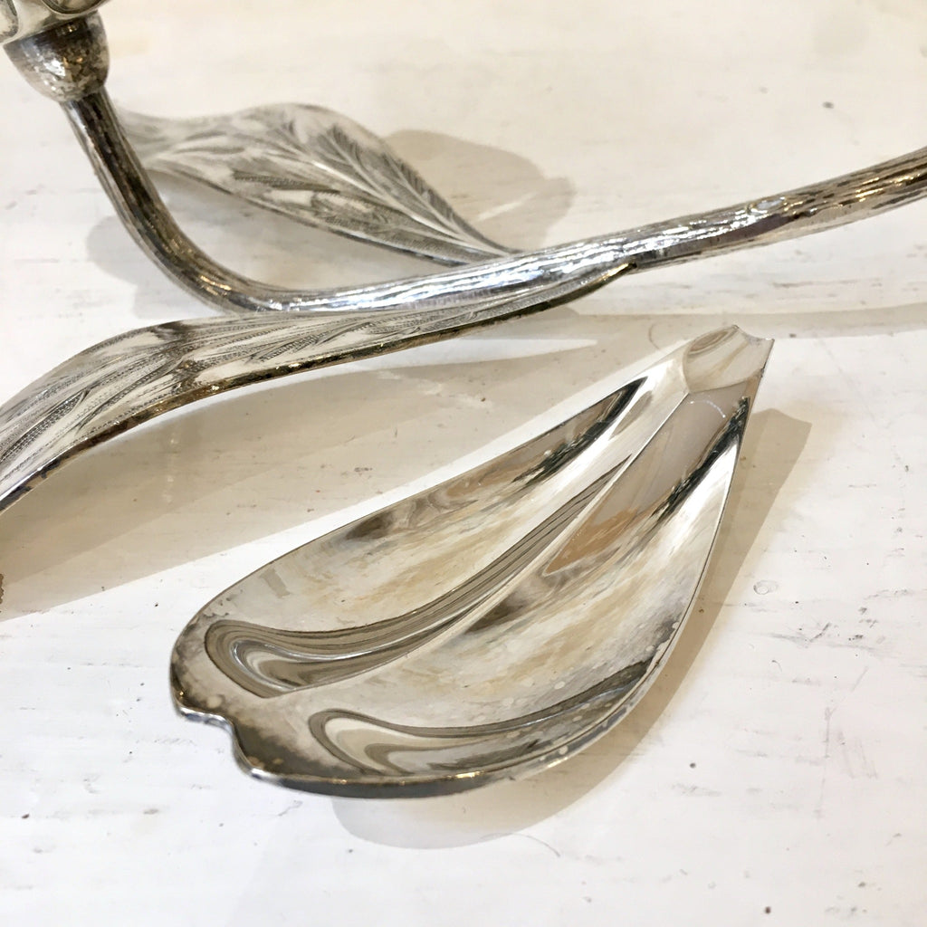 Cendrier fleur en métal argenté années 1960