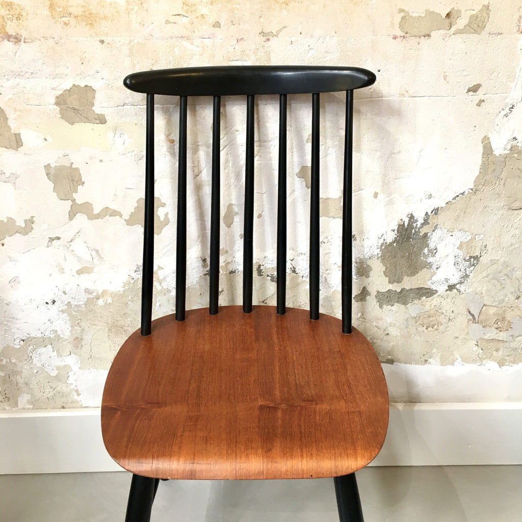 Chaise à barreaux Fanett Tapiovaara scandinave